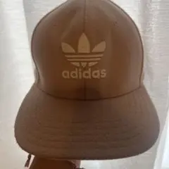 adidas ベージュキャップ M/L