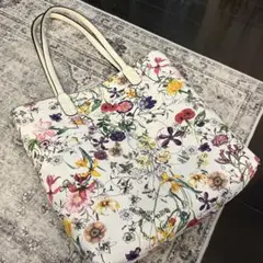 新品花柄トートバッグ 大きめ 合成皮革　リバーシブル白