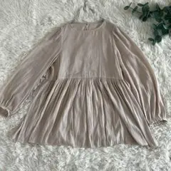 美品【ルクールブラン】（38/M）ギャザーチュニックブラウス長袖ベージュ通勤のサムネイル
