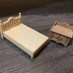 シルバニアファミリー ベッドとナイトテーブル セット