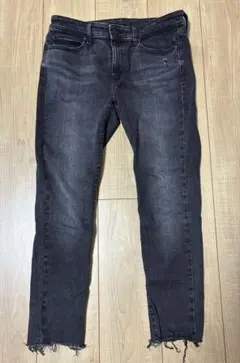 【UNIQLO】ウルトラストレッチダメージジーンズ