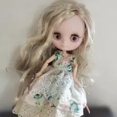 花柄ドレス　ブロンドヘア　カスタムドール　女の子　人形　アウトフィット付き