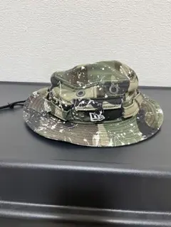 NEW ERA 迷彩柄 バケットハット 調整可能なストラップ付き。