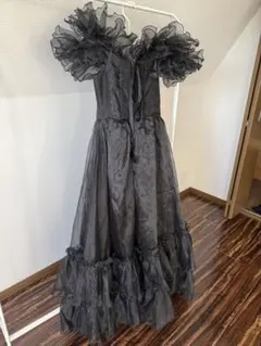 ゴシック・ロリータ風ブラックドレス