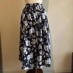 Te chichi フレアスカート 黒 水色 花柄 Mサイズ