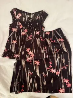 TO BE CHIC スカート&ブラウス　セットアップ　M黒　ピンクのサムネイル