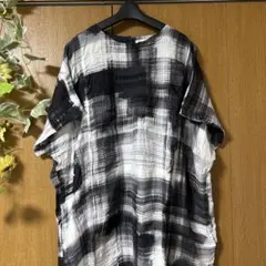 美品】萌ゆるmoyuruワンピース アート柄モノトーン ノースリーブ