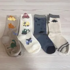 【新品】キッズ靴下4足セット 恐竜柄・車柄