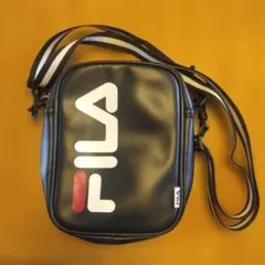 FILA黒色ショルダーバッグ