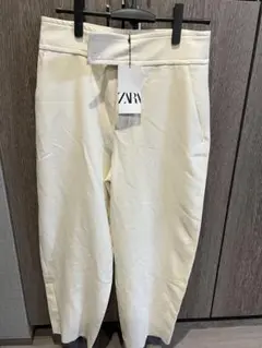 【新品未使用】ZARA ウエストディティールパンツ ホワイト　M