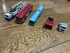トミカ トレーラー、トラクター、バス2台、トレーラー（荷台なし）