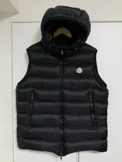 2025年最新】moncler ベストの人気アイテム - メルカリ