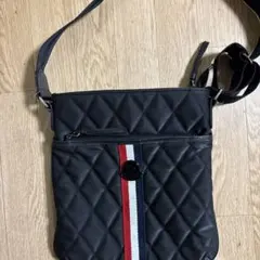 キルティング ブラック ショルダーバッグ