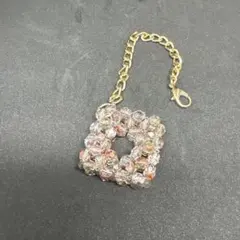 手作りビーズ スクエアグレーブラウンチェコビーズのバッグチャーム［最終値引き］