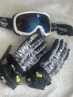ROXY ゼブラ柄グローブとゴーグルセット