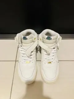 【限定品】ナイキ，エアフォース，スニーカー