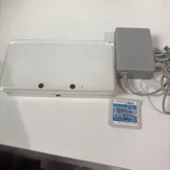 【美品】任天堂 3DS アイスホワイト 5226 本体 充電器付き カセット付き