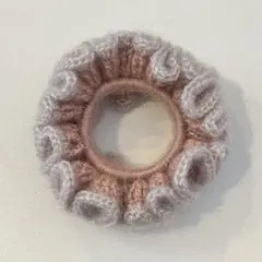 グレー×ピンク フリル シュシュ ハンドメイド 毛糸 かぎ針編み 編み物