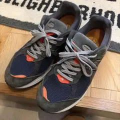 New Balance 2002 ネイビー/オレンジスニーカー