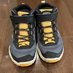 keen 子供用　登山靴　18.0のサムネイル