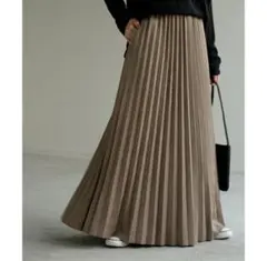 【新品】HUG.U プリーツ　ロングスカート もちリッチ