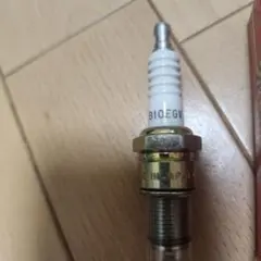 新品 貴重 NGK B10EGV レーシングスパークプラグのサムネイル