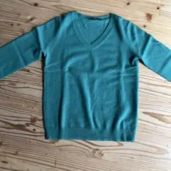 UNIQLO グリーンVネックカシミヤセーター Sサイズ
