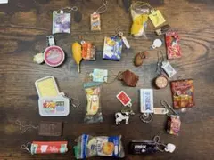 ガチャガチャ食品キーホルダー等　25個セット