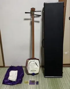 小唄・地唄用 三味線 全長約95cm 棹太さ3cm ハードケース 現状渡し 小唄・地唄用 三味線 全長約95cm 棹太さ3cm ハードケース 現状渡し