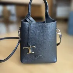 トッズ レザーマイクロ　ショルダーバッグ