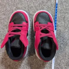 ナイキ 黒/ピンク スニーカー