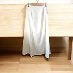 『新品』アイボリー ロングスカート ポリエステル製