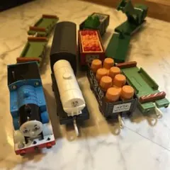 プラレール　トーマスとにぎやか貨車セット