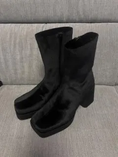 moussy サテン ジッパー付きショートブーツ（S サイズ） 【値下げ中】