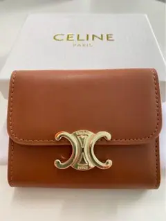 CELINE ブラウンレザー三つ折り財布 - メルカリ