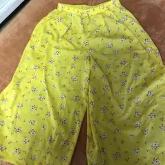 グローバルワーク花柄ワイドパンツ黄色サイズ130から140