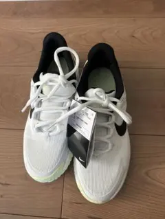 NIKE ナイキ　スニーカー　25センチ　新品　ホワイトのサムネイル
