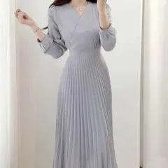 DHOLIC ＊ Vネック プリーツワンピース スカイブルー