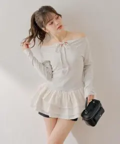 Chico フリルティアードオフショルチュニック 新品 F エクリュのサムネイル