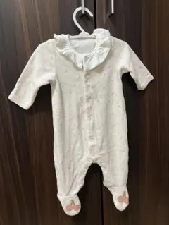 クリーム色 フリル付きロンパース