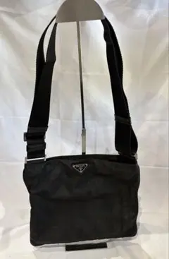 PRADA プラダ ナイロン ショルダーバッグ ブラック 三角ロゴプレートのサムネイル