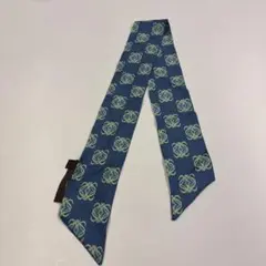 み*こ様 ロエベ　ロゴパターン スカーフ 青