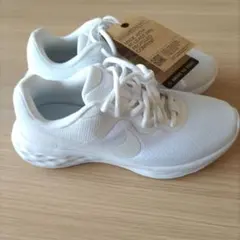 新品タグ付きNIKEスニーカー