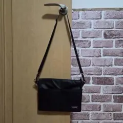 【極美品】サコッシュ　マンハッタンパッセージ　ブラックのサムネイル