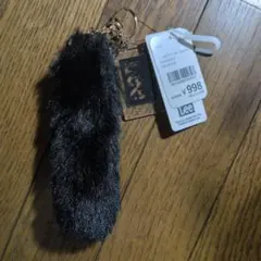 黒　しっぽ　ファー　キーホルダー
