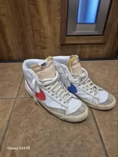 Nike ハイカットスニーカー ホワイト/レッド/ブルー