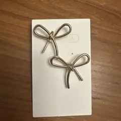 リボン　ピアス　ゴールド
