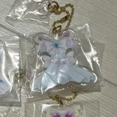 一番くじ　プリキュア　E賞　コスチュームアクリルチャーム
