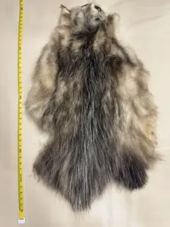 【月末のみ出品特価】オポサム毛皮　リアルファー　登山敷物　 キャンプマット　ラグ