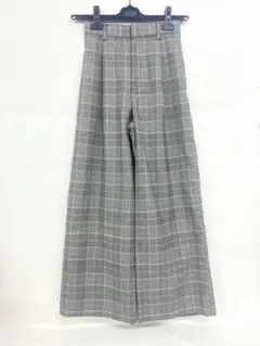 a.v.v アーヴェヴェ　レディース　パンツのサムネイル